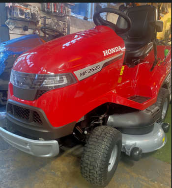 Honda HF2625 front view