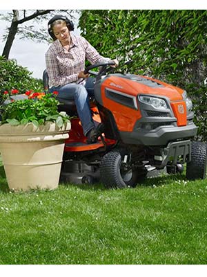 Husqvarna TC142T cutting grass